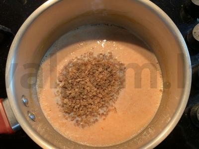 Pieniniai grikių dribsniai su morkomis Žingsnis 3