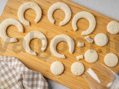 Kanarė „Kovos“ su sūriu ir ikra Žingsnis 2