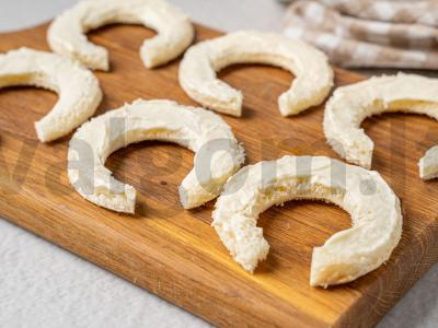 Kanarė „Kovos“ su sūriu ir ikra Žingsnis 3