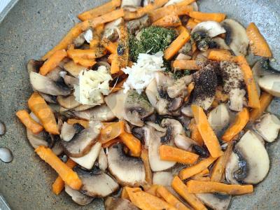 Grikių makaronai su morkomis ir pievagrybiais Žingsnis 4