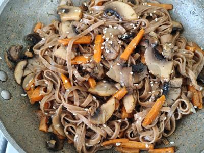 Grikių makaronai su morkomis ir pievagrybiais Žingsnis 6