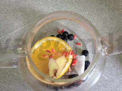 Arbata su apelsinu, juodųjų serbentų, barbaru ir imbieru Žingsnis 5