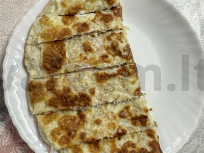 Avižų blynas su karbonaidu ir sūriu pagrindine nuotrauka