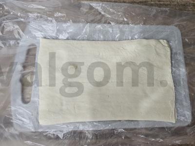 Sūrus sluoksniuotas pyragas su kiaulienos kaklu Žingsnis 1