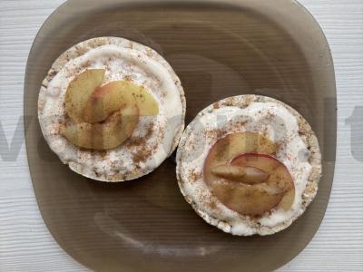 Greitas desertas iš krekerių ir džemo pagrindine nuotrauka