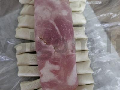 Sūrus sluoksniuotas pyragas su kiaulienos kaklu Žingsnis 4