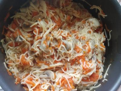 Nudelių patiekalas su sojų padažu Žingsnis 8