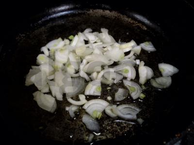 Šampinjonai grietinėje keptuvėje Žingsnis 1