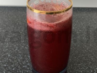 Mėlynių, spanguolių ir citrinos limonadas pagrindine nuotrauka