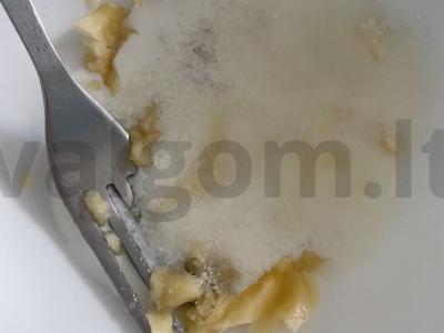 Bananų vafliai su morkomis Žingsnis 4