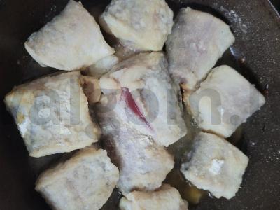 Kepta lydeka ant svogūnų pagalvėlės Žingsnis 3