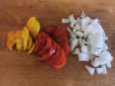 Makaronai su grietinėlės ir žemės riešutų padažu bei pomidorais Žingsnis 1