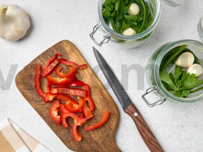 Marinuoti vyšniniai pomidorai su svogūnais Žingsnis 1