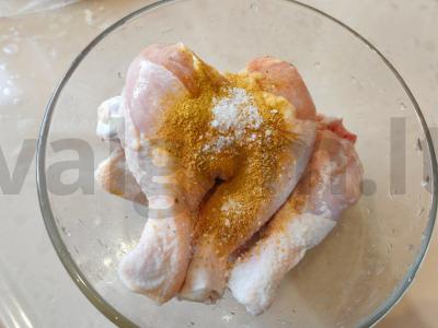 Kepti vištienos blauzdos su daržovėmis Žingsnis 2