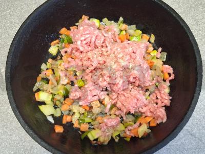 Spagečiai su troškintomis daržovėmis ir naminiu faršu Žingsnis 2