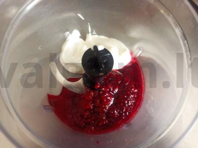 Desertas su šviežiais avietėmis ir grietine Žingsnis 2