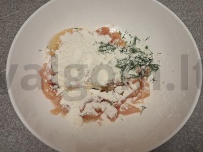 Vištienos krūtinėlės blynai su marinuotais svogūnais Žingsnis 6