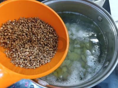 Grikių sriuba su daržovėmis pietums Žingsnis 3