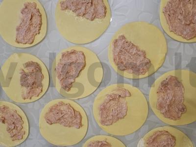 Sultingi ir traškūs čeburekai per 35 minutes Žingsnis 2