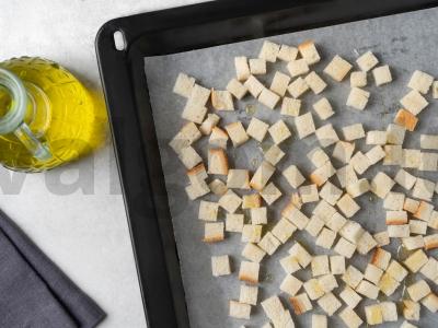 Šiltas salotas su vištiena ir kiviais Žingsnis 1