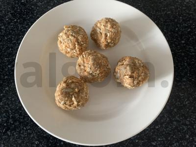 Sūrių krekerių, kondensuoto pieno ir varškės sūrio pyragėliai Žingsnis 5