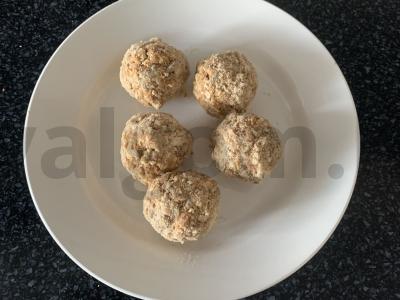 Sūrių krekerių, kondensuoto pieno ir varškės sūrio pyragėliai Žingsnis 6