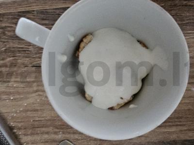 Biskvitinio ritinėlio desertas su džemu ir šokoladu Žingsnis 6