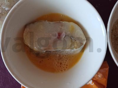 Keta, kepta džiovintame tešloje su raudonuoju svogūnu Žingsnis 2