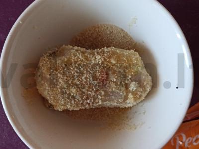 Keta, kepta džiovintame tešloje su raudonuoju svogūnu Žingsnis 3