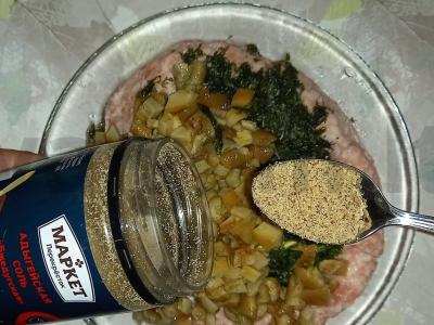 Kiaulienos lyulya-kebabas ant grotelių Žingsnis 4