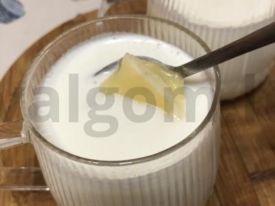 Aromatingas pienas su medumi Žingsnis 6