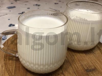 Aromatingas pienas su medumi pagrindine nuotrauka