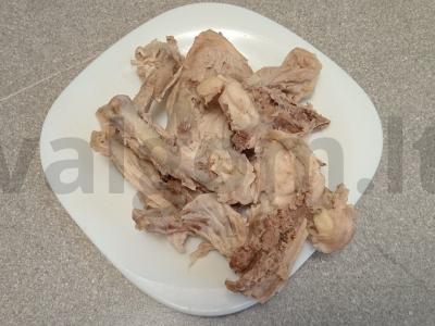 Vasaros šaltibarščiai vištienos sultinyje Žingsnis 1