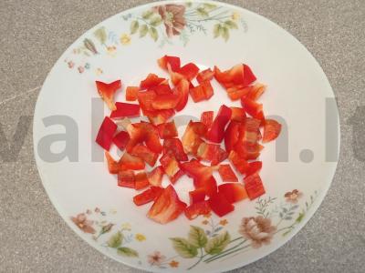 Vasaros šaltibarščiai vištienos sultinyje Žingsnis 4