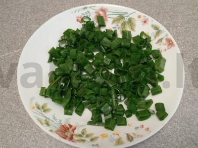 Vasaros šaltibarščiai vištienos sultinyje Žingsnis 6