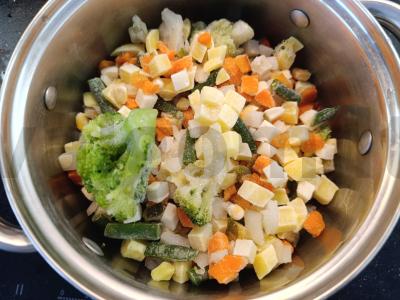 Daržovių sriuba-pyragas su sūriu Žingsnis 1