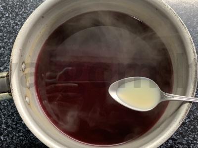 Juodųjų serbentų ir datulių kisielius Žingsnis 5