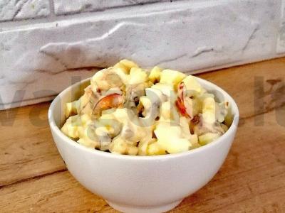 Salotos su kukurūzais, vyšniniais pomidorais ir dešra Žingsnis 6