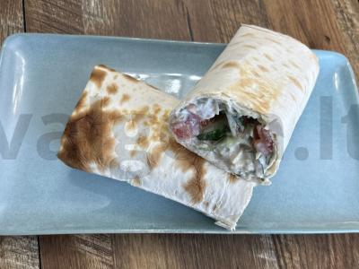 Namų šašlykas su vištiena ir grietinės-garstyčių padažu pagrindine nuotrauka