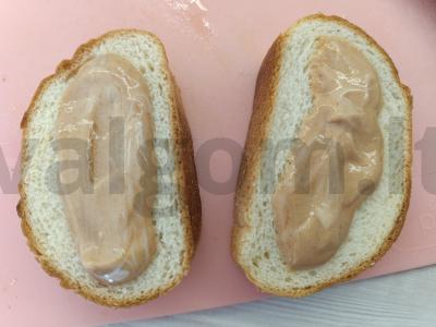 Traškus sumuštinis su barbekiu padažu pusryčiams Žingsnis 3