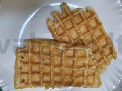 Sūrio vafliai su migdolų miltais pagrindine nuotrauka