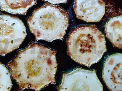 Cukinijų sumuštiniai su varške ir raudonuoju baziliku Žingsnis 3