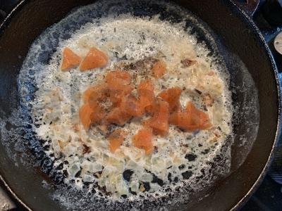 Makaronai su sūdyta upėtakiu vakarienei Žingsnis 4