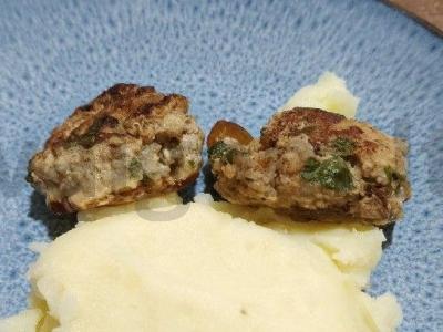 Lula kebabas su kalendra ir prieskoniais pagrindine nuotrauka