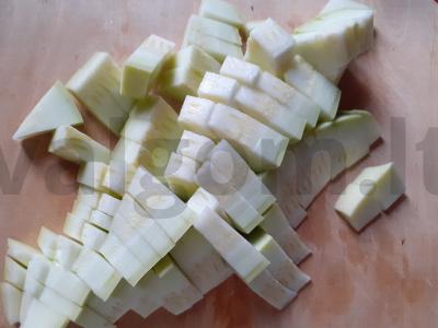 Troškintas cukinijas su kmynais, česnaku, kalendra ir kardamonu Žingsnis 2