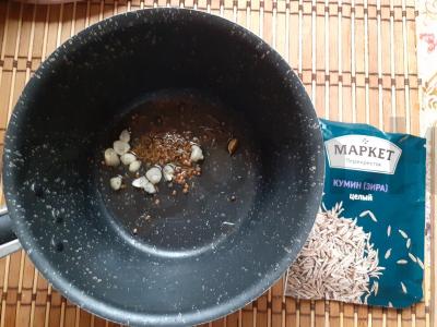 Troškintas cukinijas su kmynais, česnaku, kalendra ir kardamonu Žingsnis 4