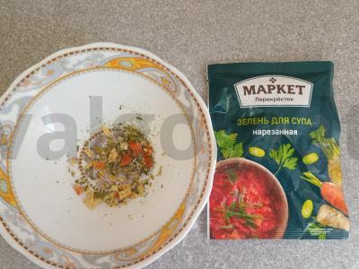 Burokėlių sriuba vištienos sultinyje su burokėlių lapais Žingsnis 2