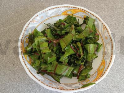 Burokėlių sriuba vištienos sultinyje su burokėlių lapais Žingsnis 3