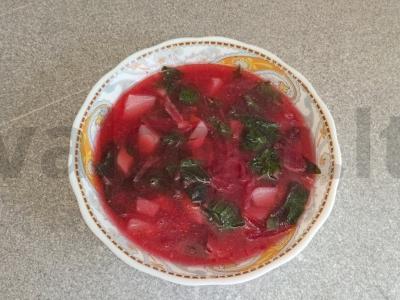 Burokėlių sriuba vištienos sultinyje su burokėlių lapais Žingsnis 5