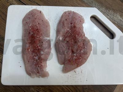 Sultinga vištienos krūtinėlė su pomidorais ir paprikomis Žingsnis 2